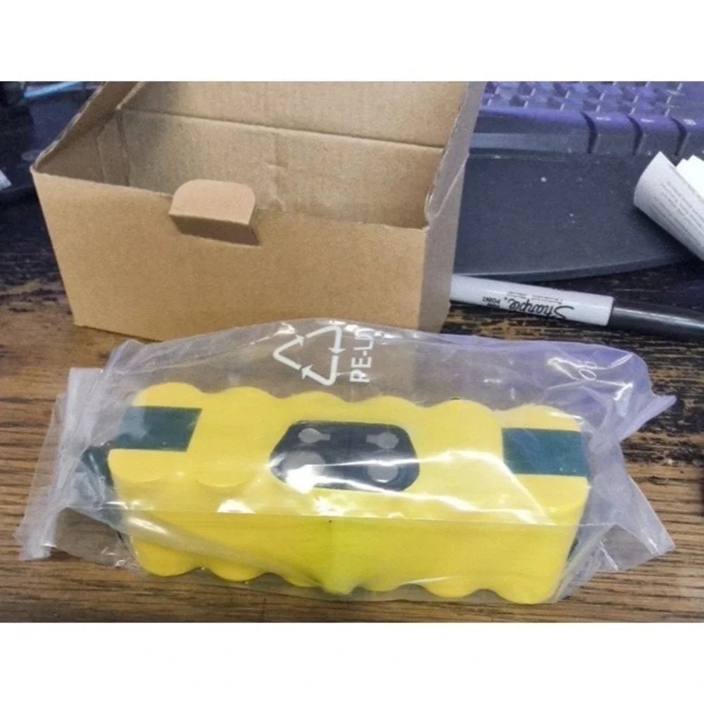iRobot Roomba 14.4V 3.5Ah Vacuum Replacement Battery [FITS 500 - 900 SERIES]‎
